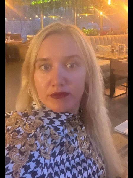 Yuliya (Italie) / Réf. 9698 / Adhérente Agence Amélie