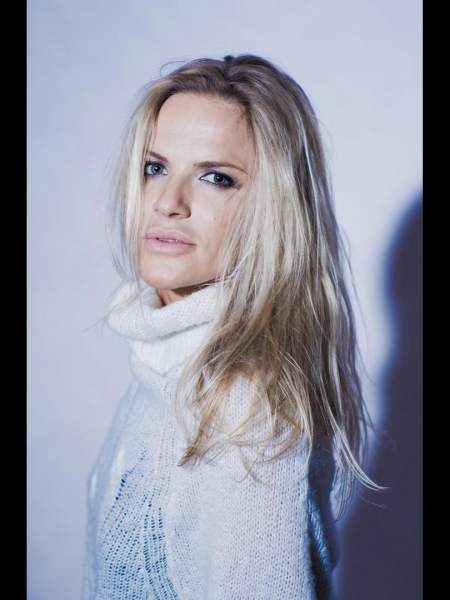 Yulia / Réf. 9735 / Adhérente Agence Amélie