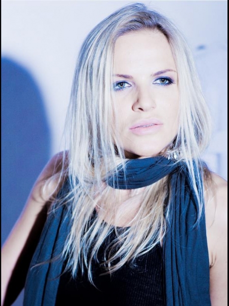 Yulia / Réf. 9735 / Adhérente Agence Amélie