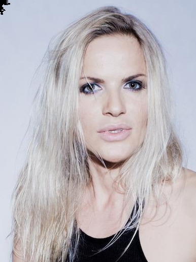 Photo de Yulia / Réf. 9735 / Agence Amélie