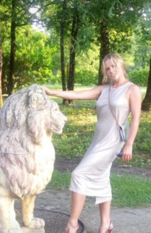 Photo de Yulia / Réf. 9735 / Agence Amélie