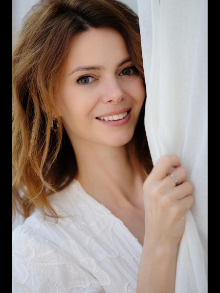 Olga (Serbie) / Réf. 93818 / Adhérente Agence Amélie