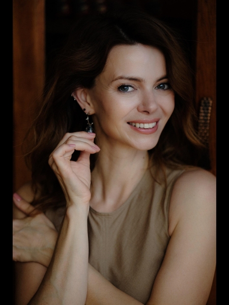 Olga (Serbie) / Réf. 93818 / Adhérente Agence Amélie