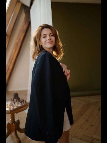 Olga (Serbie) / Réf. 93818 / Adhérente Agence Amélie