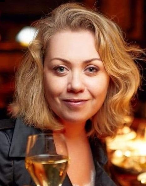 Photo de Olga (Paris) / Réf. 9756 / Agence Amélie