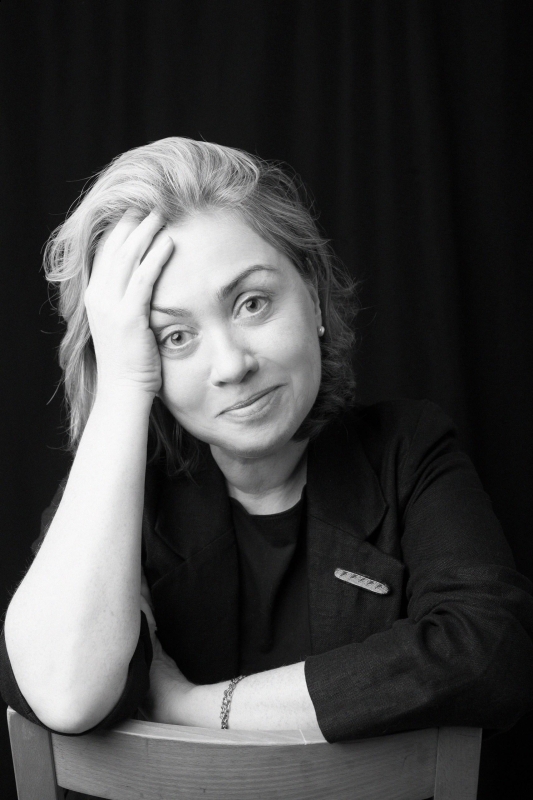 Photo de Olga (Paris) / Réf. 9756 / Agence Amélie