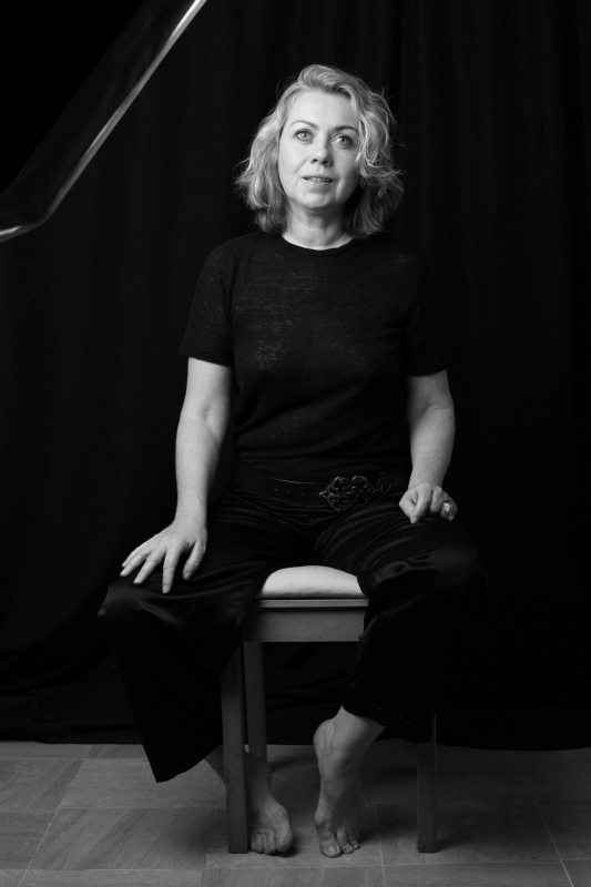 Photo de Olga (Paris) / Réf. 9756 / Agence Amélie