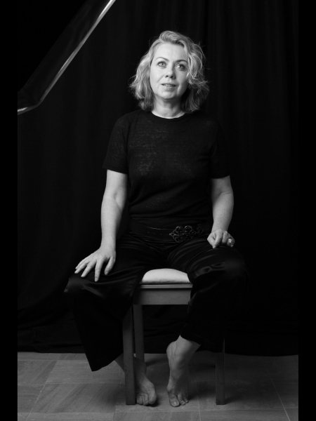 Olga (Paris) / Réf. 9756 / Adhérente Agence Amélie