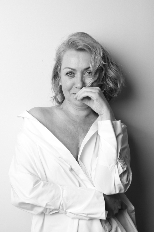 Photo de Olga (Paris) / Réf. 9756 / Agence Amélie