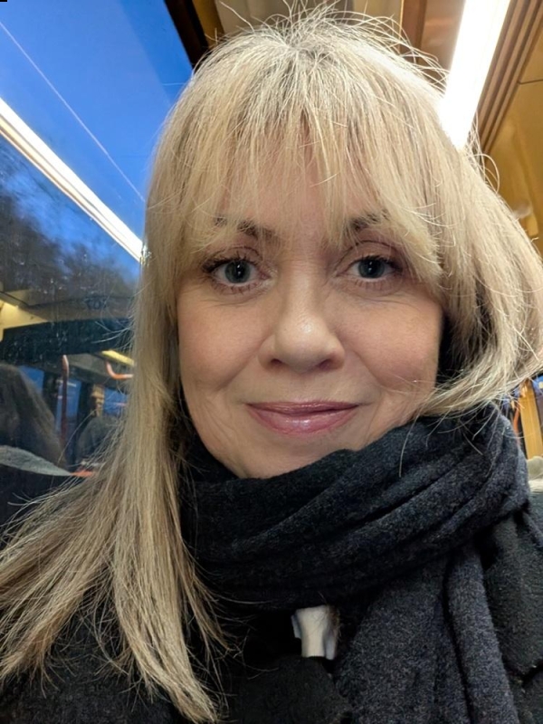 Photo de Olga (Paris) / Réf. 9756 / Agence Amélie
