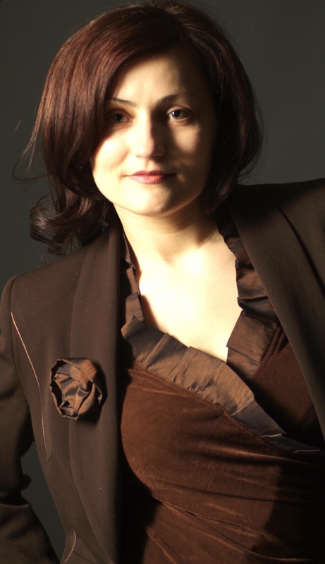 Photo de Natalia / Réf. 9805 / Agence Amélie