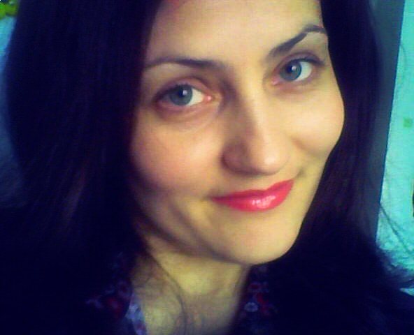 Photo de Natalia / Réf. 9805 / Agence Amélie