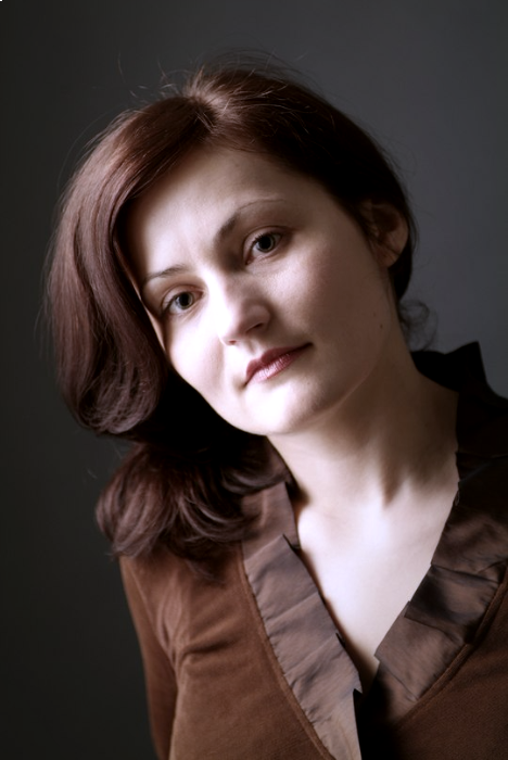 Photo de Natalia / Réf. 9805 / Agence Amélie