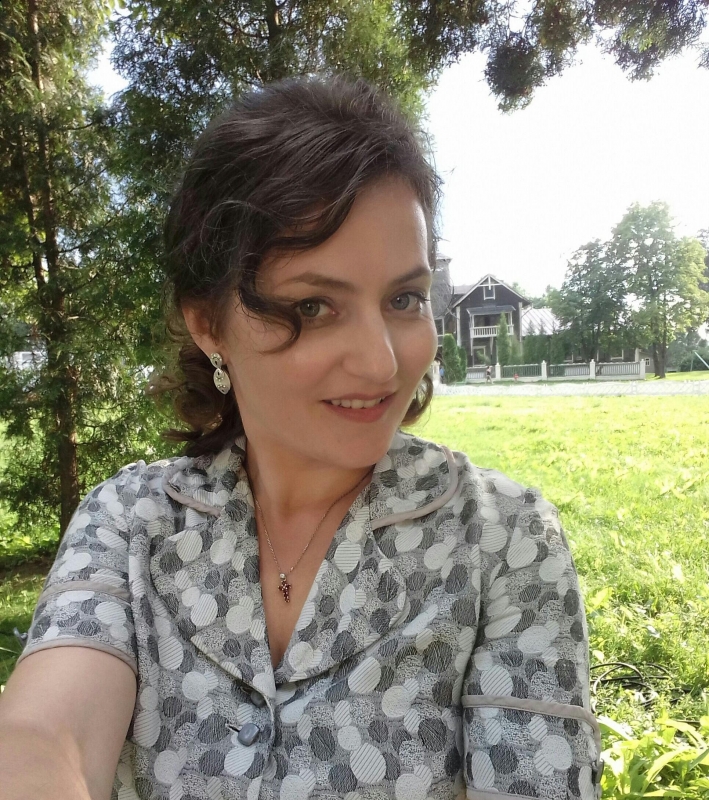 Photo de Natalia / Réf. 9805 / Agence Amélie