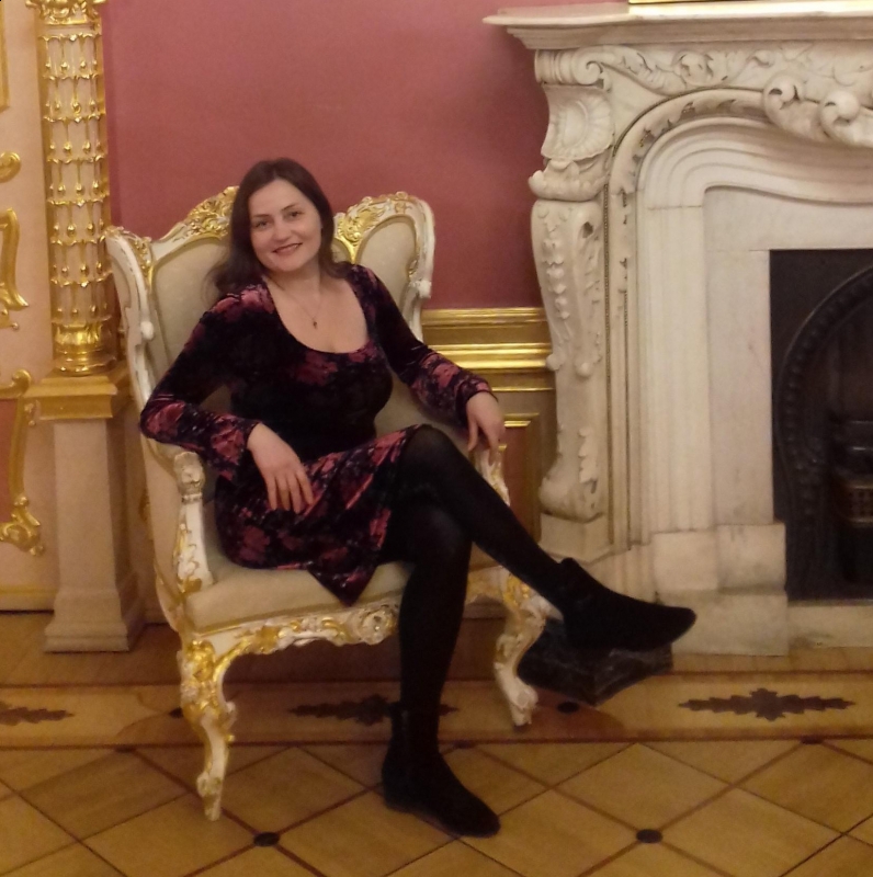 Photo de Natalia / Réf. 9805 / Agence Amélie