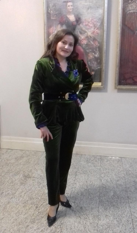 Photo de Natalia / Réf. 9805 / Agence Amélie