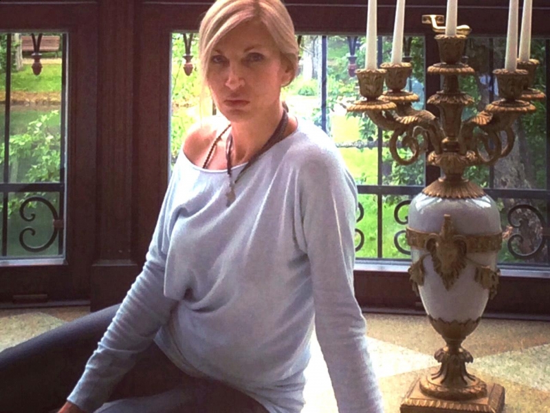Photo de Ilona (Prague) / Réf. 9833 / Agence Amélie