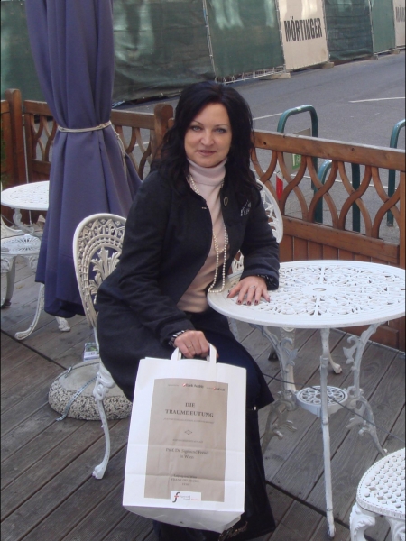 Marina (Autriche) / Réf. 9843 / Adhérente Agence Amélie