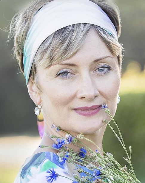 Photo de Svetlana (Genève) / Réf. 9910 / Agence Amélie