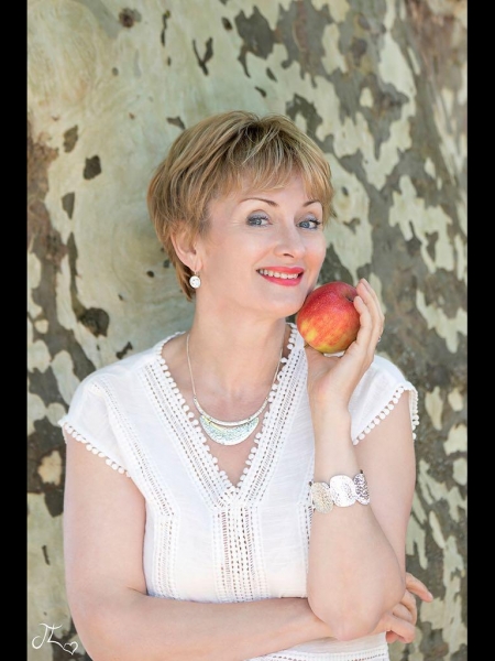 Svetlana (Genève) / Réf. 9910 / Adhérente Agence Amélie