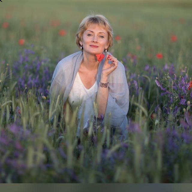 Photo de Svetlana (Genève) / Réf. 9910 / Agence Amélie