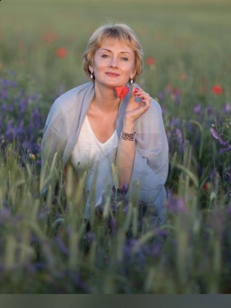 Svetlana (Genève) / Réf. 9910 / Adhérente Agence Amélie