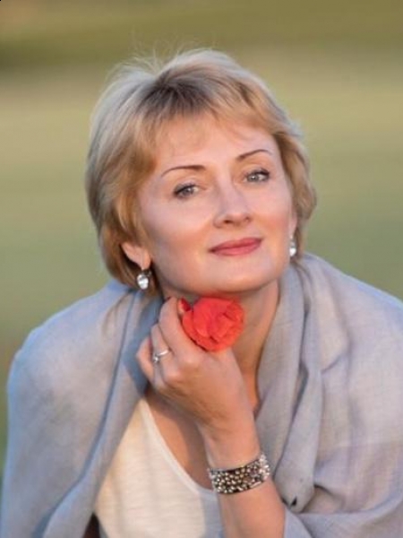 Svetlana (Genève) / Réf. 9910 / Adhérente Agence Amélie