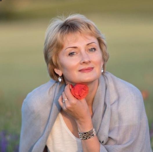 Photo de Svetlana (Genève) / Réf. 9910 / Agence Amélie