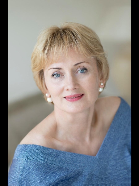 Svetlana (Genève) / Réf. 9910 / Adhérente Agence Amélie