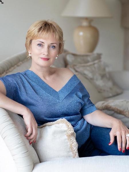 Svetlana (Genève) / Réf. 9910 / Adhérente Agence Amélie