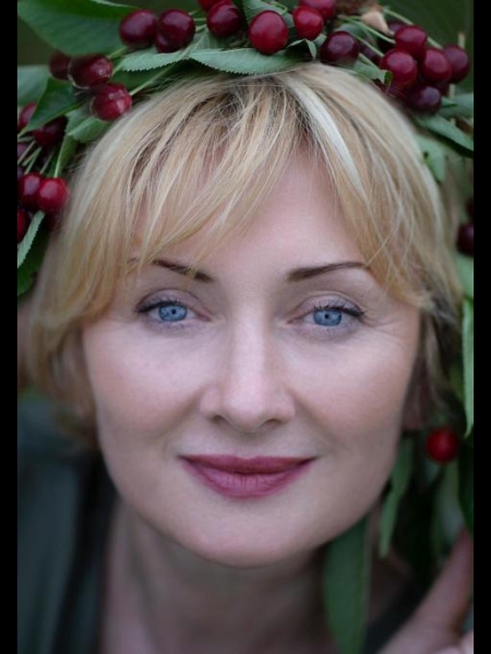 Svetlana (Genève) / Réf. 9910 / Adhérente Agence Amélie