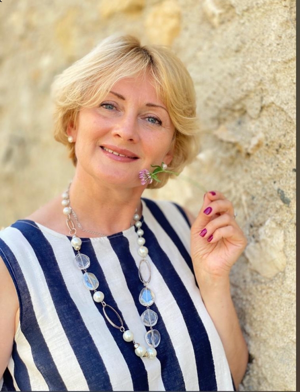 Photo de Svetlana (Genève) / Réf. 9910 / Agence Amélie