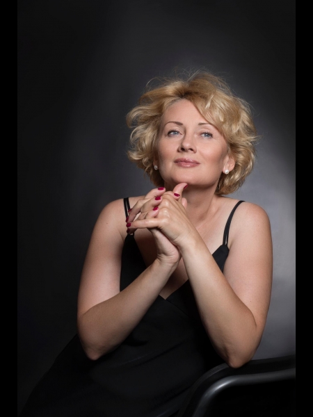 Svetlana (Genève) / Réf. 9910 / Adhérente Agence Amélie