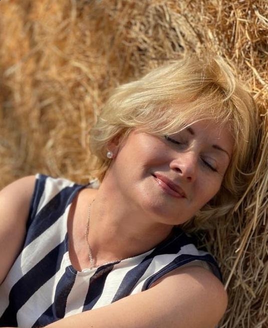 Photo de Svetlana (Genève) / Réf. 9910 / Agence Amélie