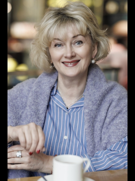 Svetlana (Genève) / Réf. 9910 / Adhérente Agence Amélie