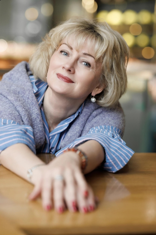 Photo de Svetlana (Genève) / Réf. 9910 / Agence Amélie