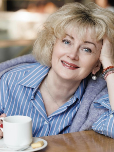 Svetlana (Genève) / Réf. 9910 / Adhérente Agence Amélie