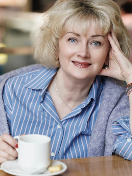 Svetlana (Genève) / Réf. 9910 / Adhérente Agence Amélie