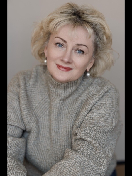 Svetlana (Genève) / Réf. 9910 / Adhérente Agence Amélie