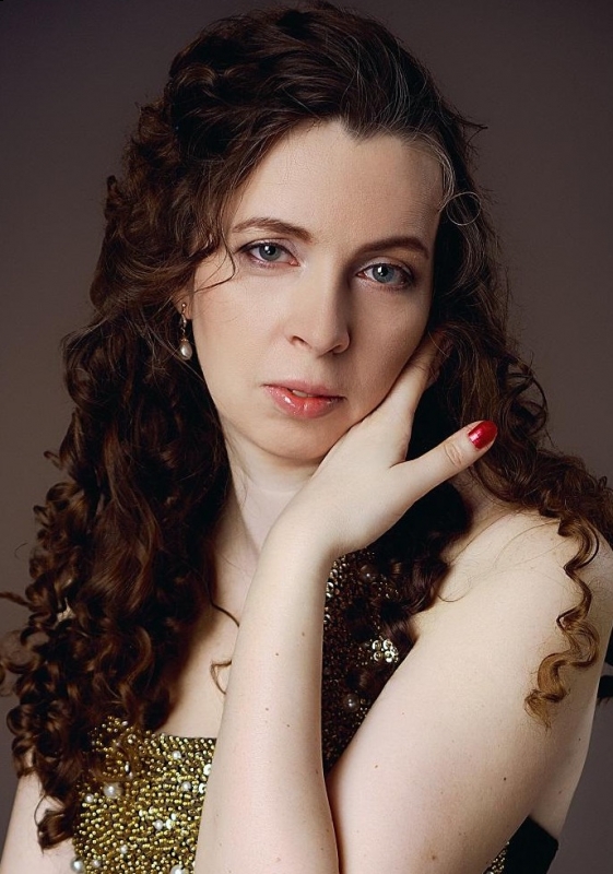 Photo de Nadezhda (souvent en Espagne) / Réf. 9917 / Agence Amélie