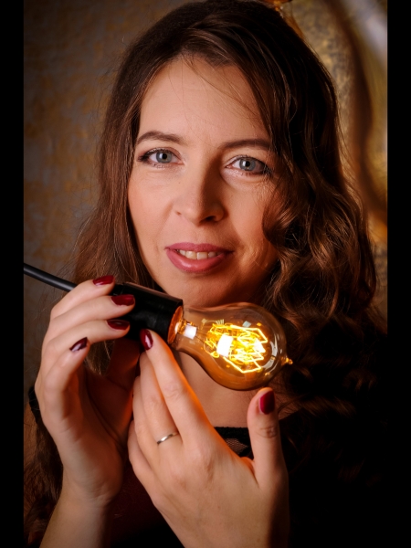 Nadezhda (souvent en Espagne) / Réf. 9917 / Adhérente Agence Amélie