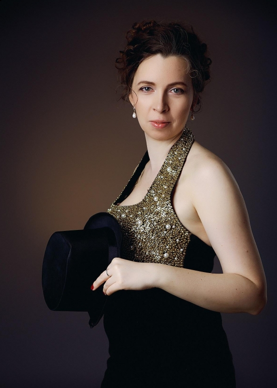 Photo de Nadezhda (souvent en Espagne) / Réf. 9917 / Agence Amélie