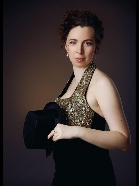 Nadezhda (souvent en Espagne) / Réf. 9917 / Adhérente Agence Amélie