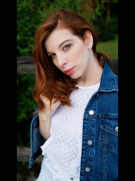 Anastassia / Réf. 9930 / Adhérente Agence Amélie