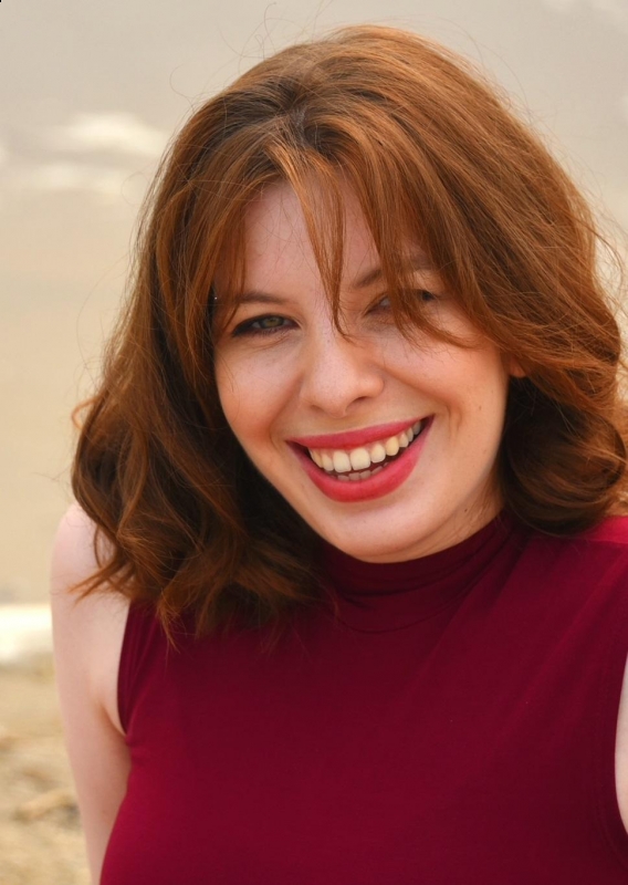 Photo de Anastassia / Réf. 9930 / Agence Amélie