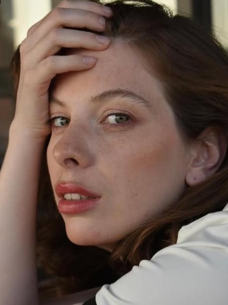 Anastassia / Réf. 9930 / Adhérente Agence Amélie