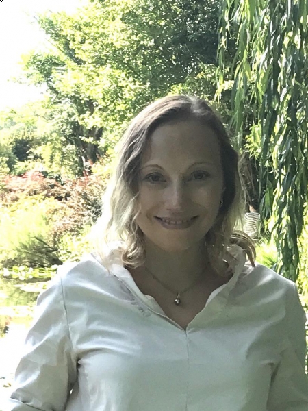 Elena (Paris) / Réf. 91018 / Adhérente Agence Amélie