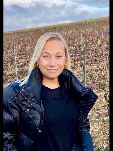 Elena (Paris) / Réf. 91018 / Adhérente Agence Amélie