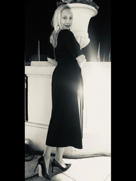 Elena (Paris) / Réf. 91018 / Adhérente Agence Amélie