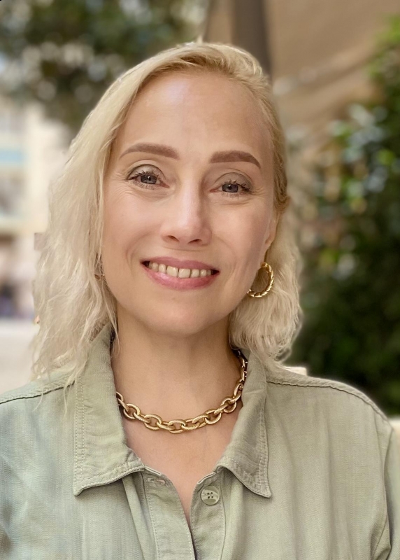 Photo de Elena (Paris) / Réf. 91018 / Agence Amélie